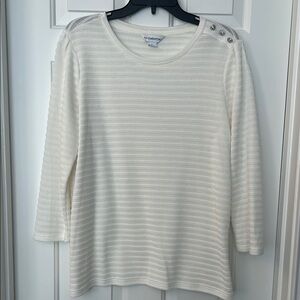NWT!! Liz Claiborne White 3/4 sleeve Blouse with button detail